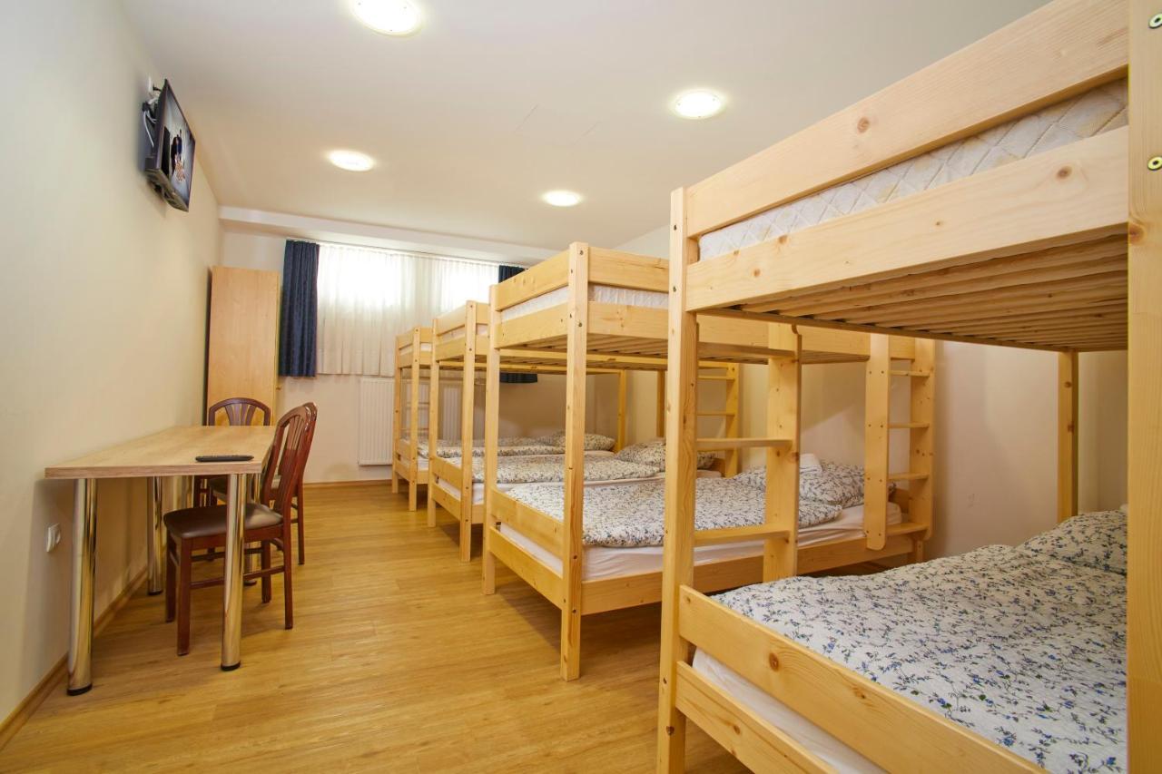 Hostel Delalut Ravne na Koroskem ภายนอก รูปภาพ